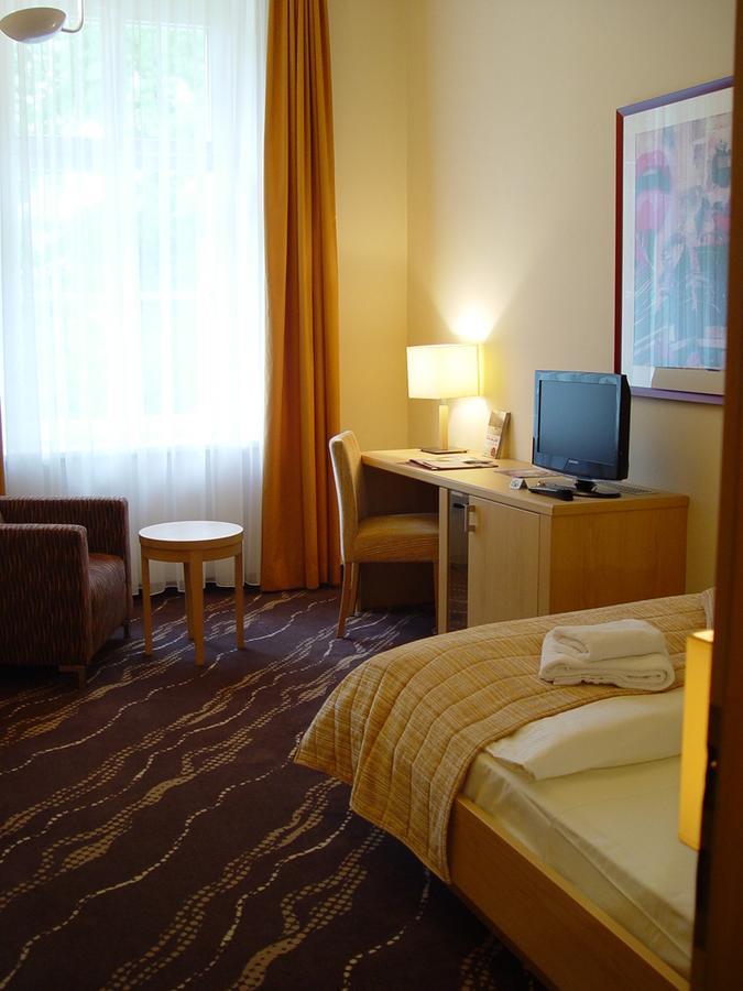 Parkhotel Bad Schandau Mit Spa Exterior photo